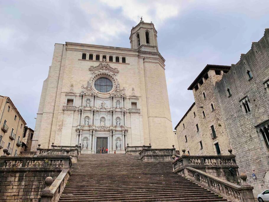 The Riverside Lodge Cozy And Spacious Apartment Girona Exterior photo